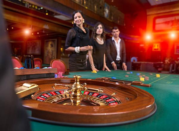 Enjoy Different Casino Games at an online casino Singapore for Fans